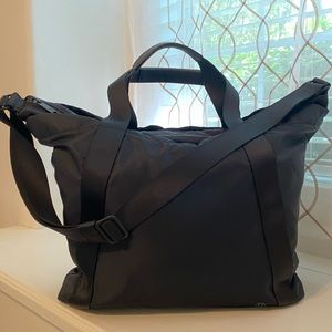 Lululemon overnight/travel bag